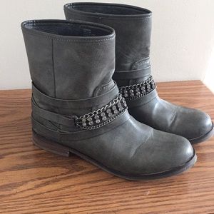 Gently used ankle boots!